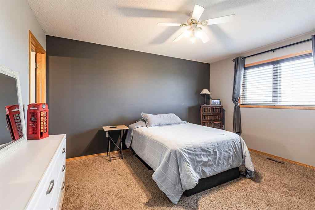 MLS® A2262146 - 484 Stark Way SE in SE Southridge Medicine Hat, Residential