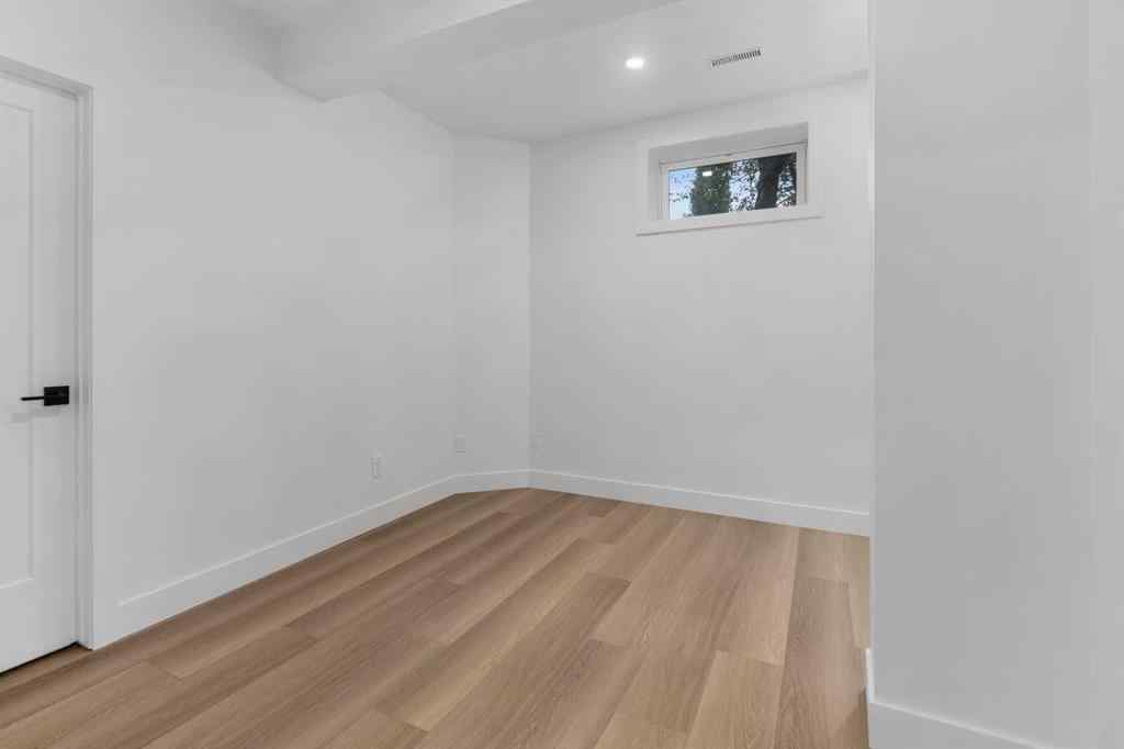 MLS® A2262153 - 129 Sundown Place SE in Sundance Calgary, Residential