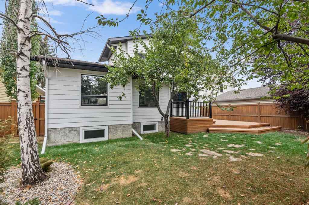 MLS® A2262153 - 129 Sundown Place SE in Sundance Calgary, Residential