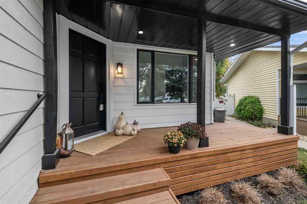 MLS® A2262153 - 129 Sundown Place SE in Sundance Calgary, Residential