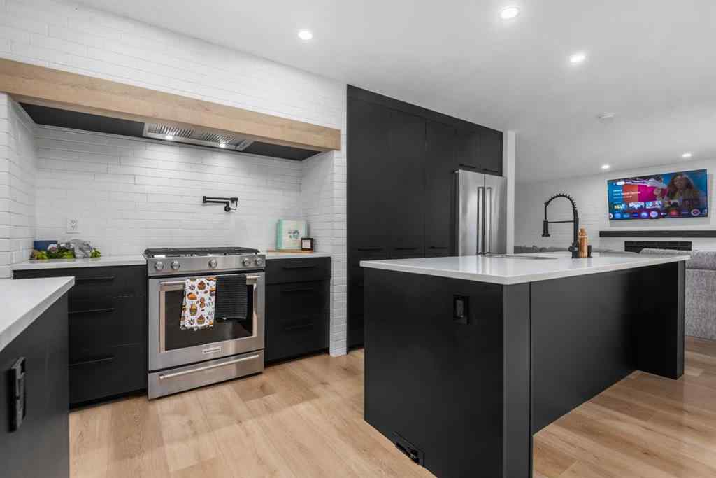 MLS® A2262153 - 129 Sundown Place SE in Sundance Calgary, Residential