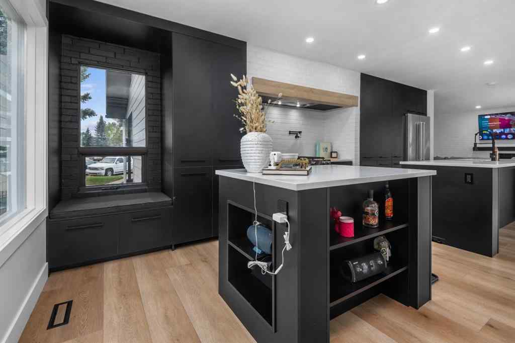 MLS® A2262153 - 129 Sundown Place SE in Sundance Calgary, Residential