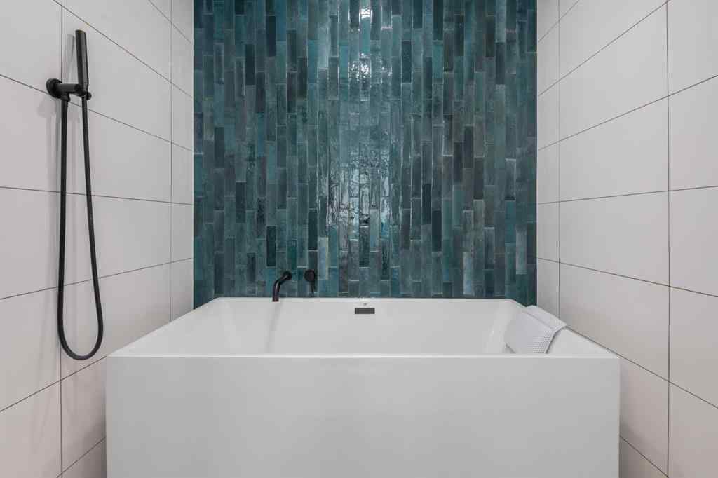 MLS® A2262153 - 129 Sundown Place SE in Sundance Calgary, Residential