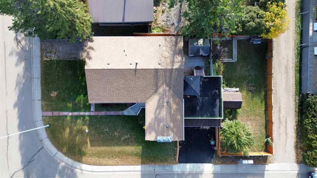 MLS® A2262154 - 5015 35 Street  in Southeast Innisfail Innisfail, Residential