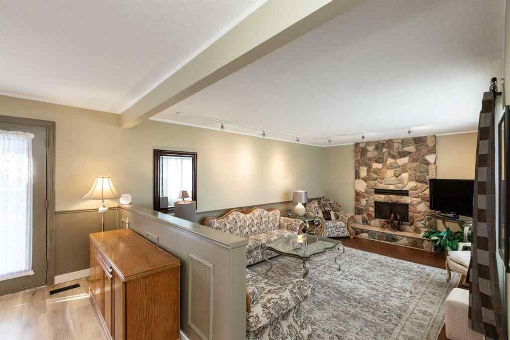 MLS® A2262154 - 5015 35 Street  in Southeast Innisfail Innisfail, Residential