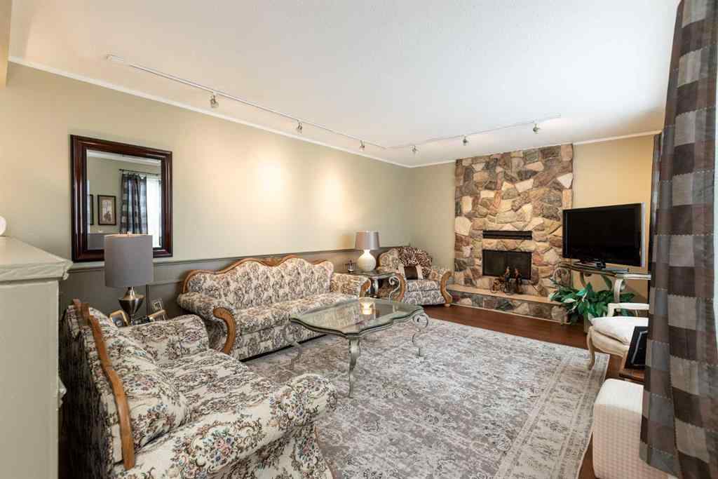 MLS® A2262154 - 5015 35 Street  in Southeast Innisfail Innisfail, Residential