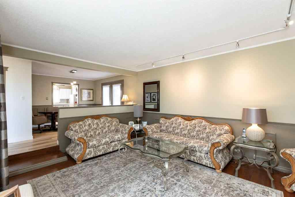 MLS® A2262154 - 5015 35 Street  in Southeast Innisfail Innisfail, Residential