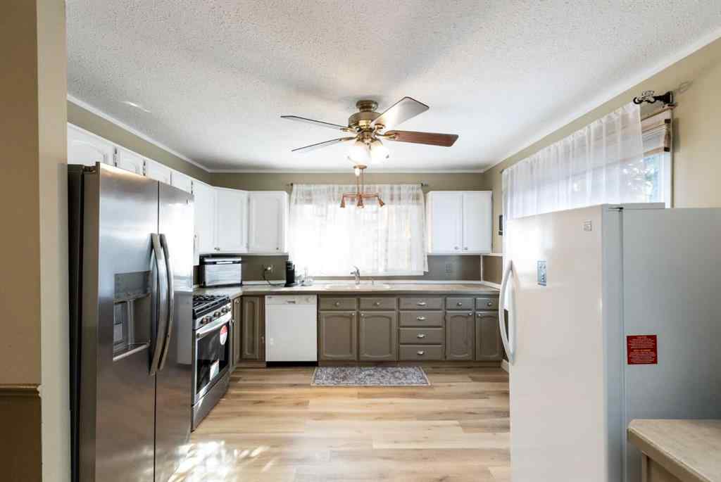 MLS® A2262154 - 5015 35 Street  in Southeast Innisfail Innisfail, Residential