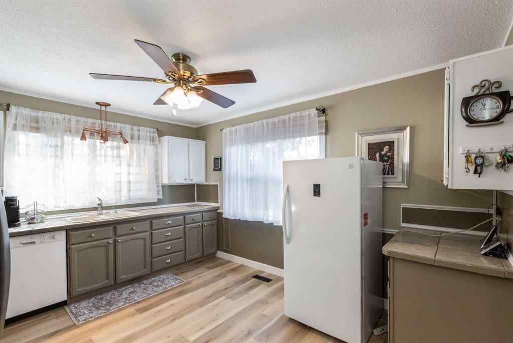 MLS® A2262154 - 5015 35 Street  in Southeast Innisfail Innisfail, Residential