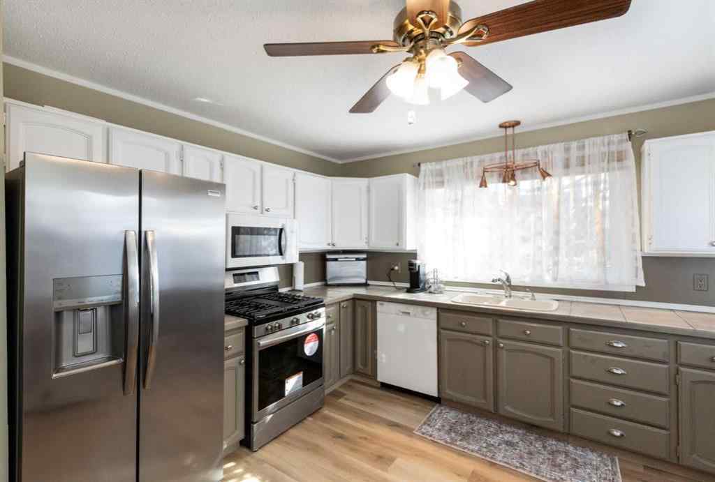 MLS® A2262154 - 5015 35 Street  in Southeast Innisfail Innisfail, Residential