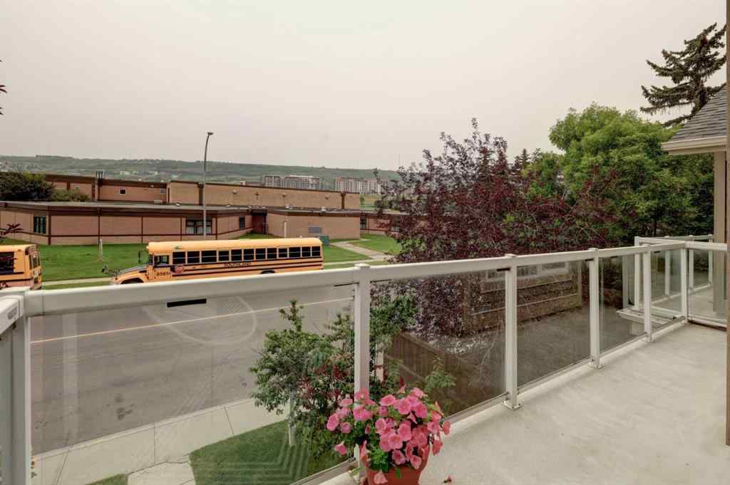 MLS® A2262158 - 7312 34 Avenue NW in Bowness Calgary, Residential