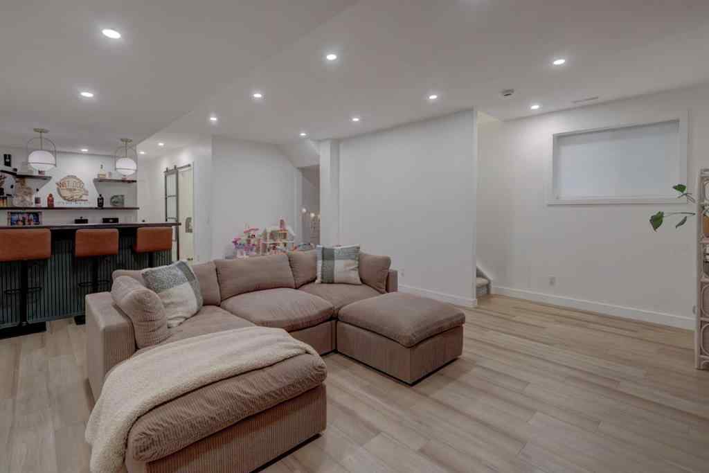 MLS® A2262158 - 7312 34 Avenue NW in Bowness Calgary, Residential