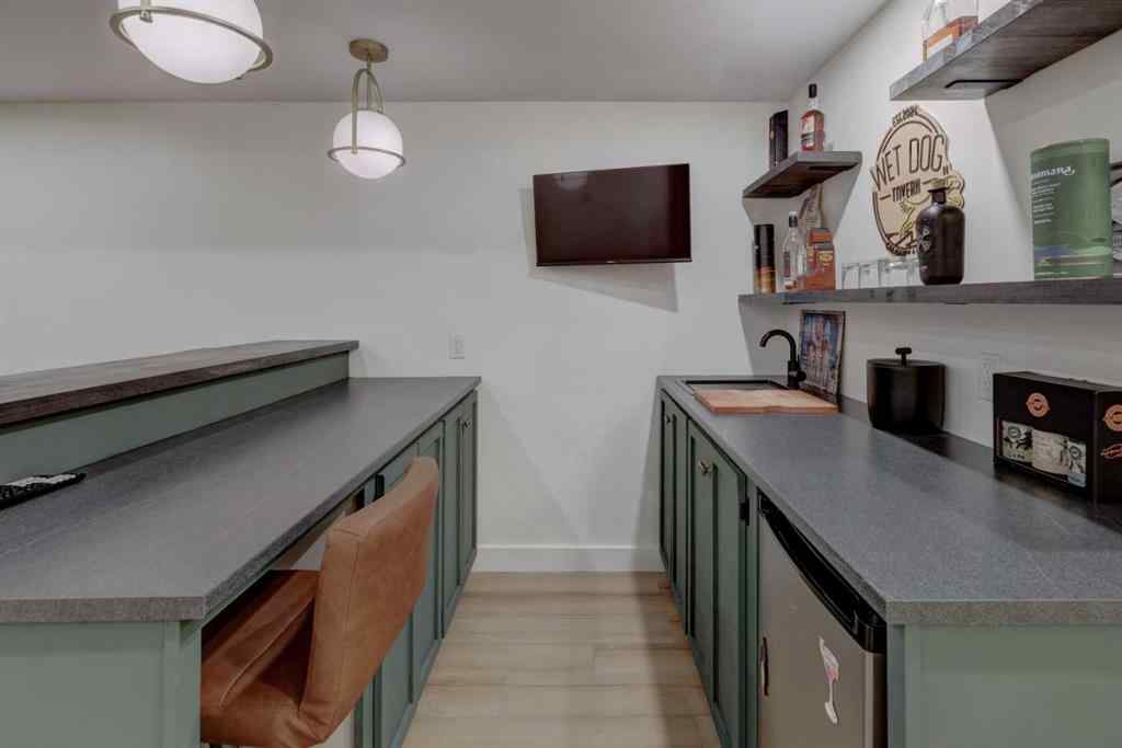 MLS® A2262158 - 7312 34 Avenue NW in Bowness Calgary, Residential