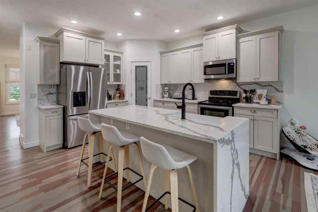 MLS® A2262158 - 7312 34 Avenue NW in Bowness Calgary, Residential