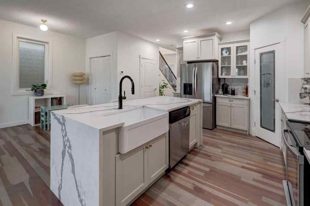 MLS® A2262158 - 7312 34 Avenue NW in Bowness Calgary, Residential