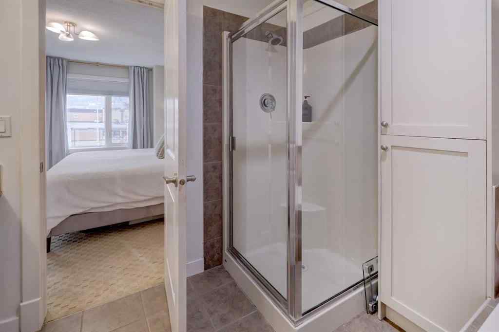 MLS® A2262158 - 7312 34 Avenue NW in Bowness Calgary, Residential