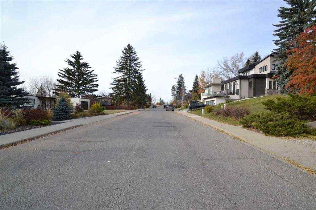 MLS® A2262165 - 2304 JUNIPER Road NW in Hounsfield Heights/Briar Hill Calgary, Residential