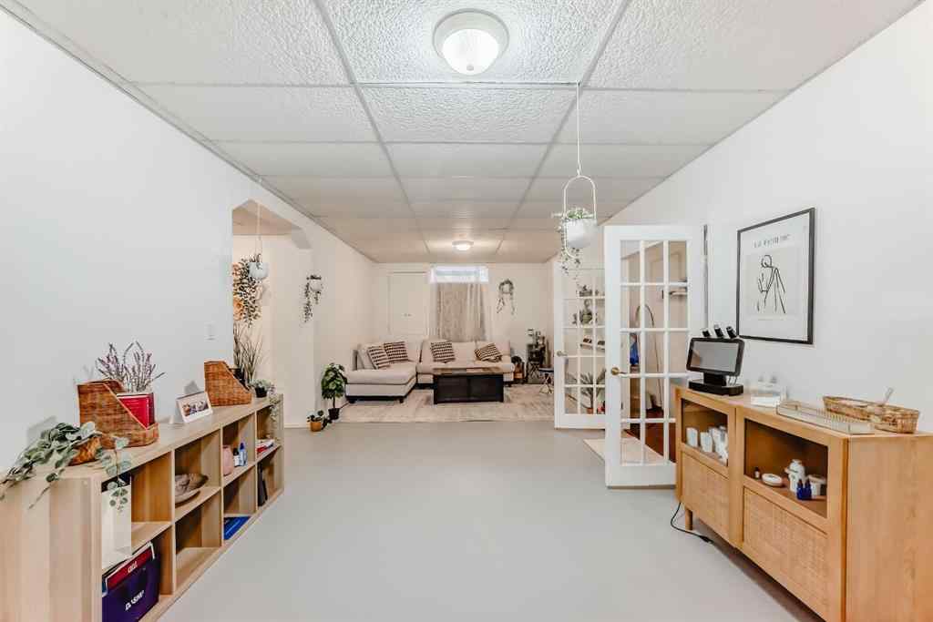 MLS® A2262179 - 82 Mt Gibraltar Heights SE in McKenzie Lake Calgary, Residential