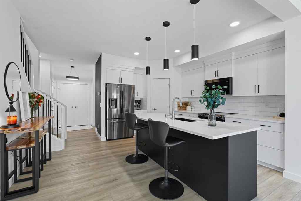 MLS® A2262181 - 220 Heritage Heights  in Heritage Hills Cochrane, Residential