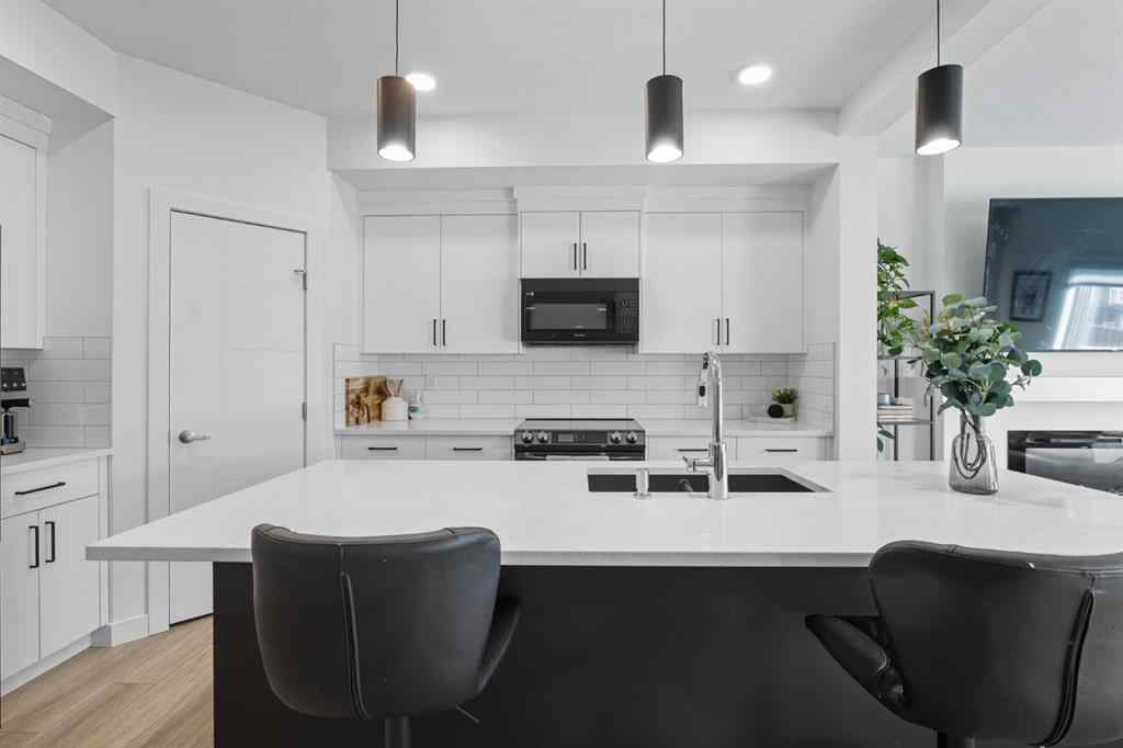 MLS® A2262181 - 220 Heritage Heights  in Heritage Hills Cochrane, Residential