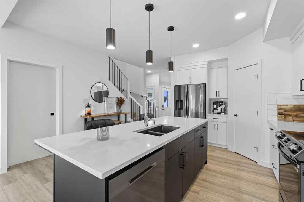 MLS® A2262181 - 220 Heritage Heights  in Heritage Hills Cochrane, Residential