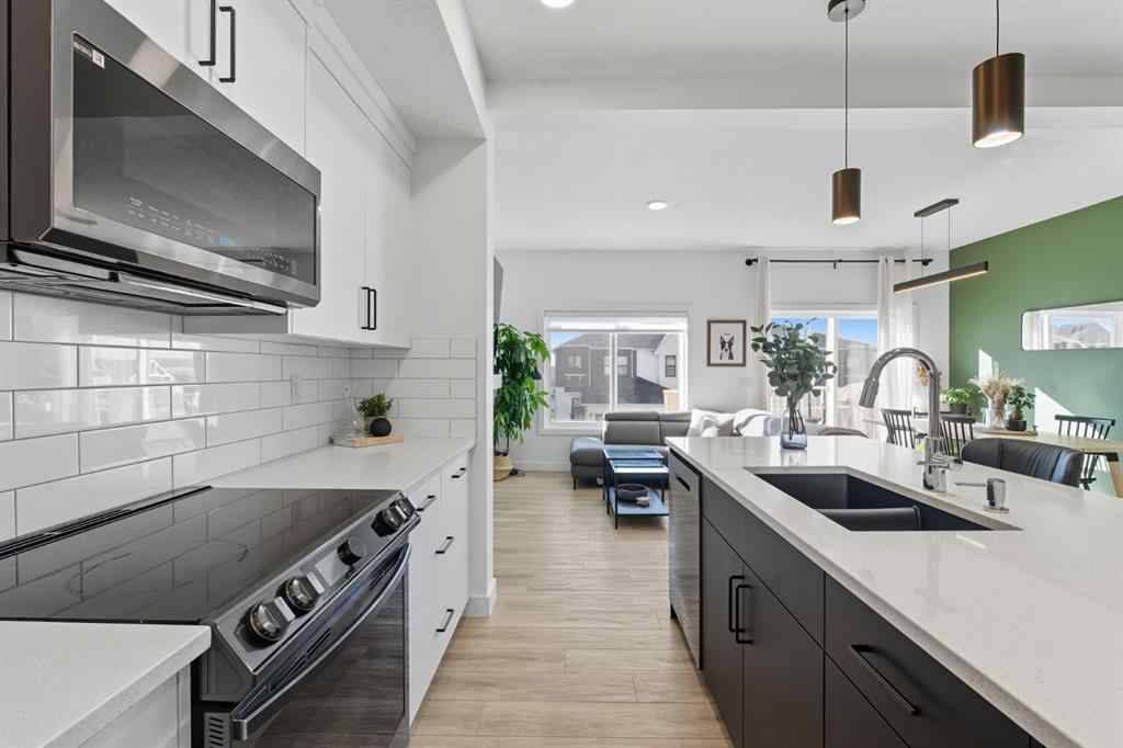 MLS® A2262181 - 220 Heritage Heights  in Heritage Hills Cochrane, Residential