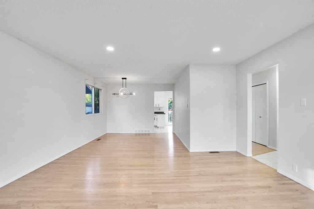 MLS® A2262182 - 20 Templemont Way NE in Temple Calgary, Residential