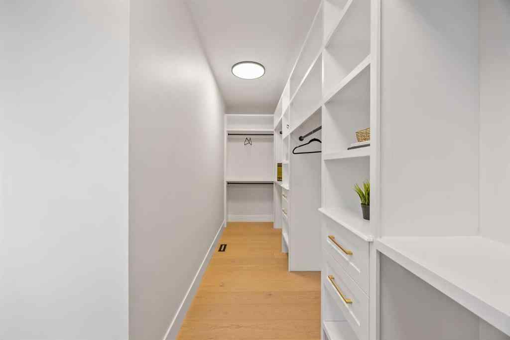 MLS® A2262185 - 12 Vardana Place NW in Varsity Calgary, Residential