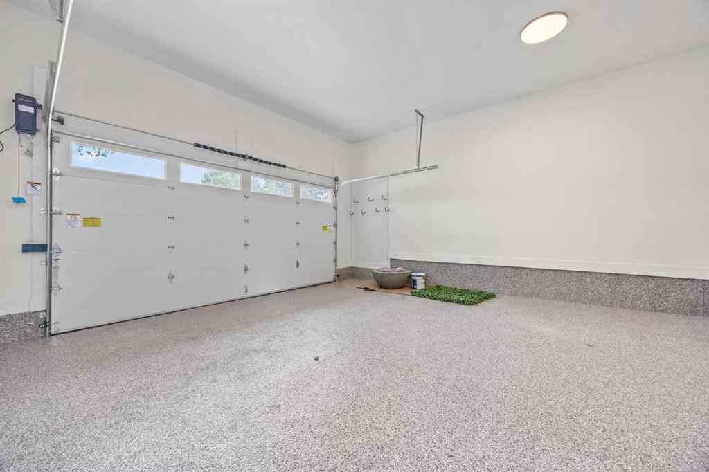 MLS® A2262185 - 12 Vardana Place NW in Varsity Calgary, Residential