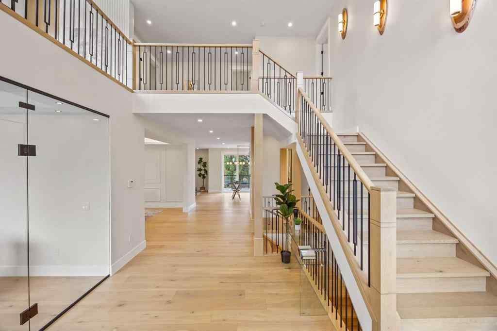 MLS® A2262185 - 12 Vardana Place NW in Varsity Calgary, Residential