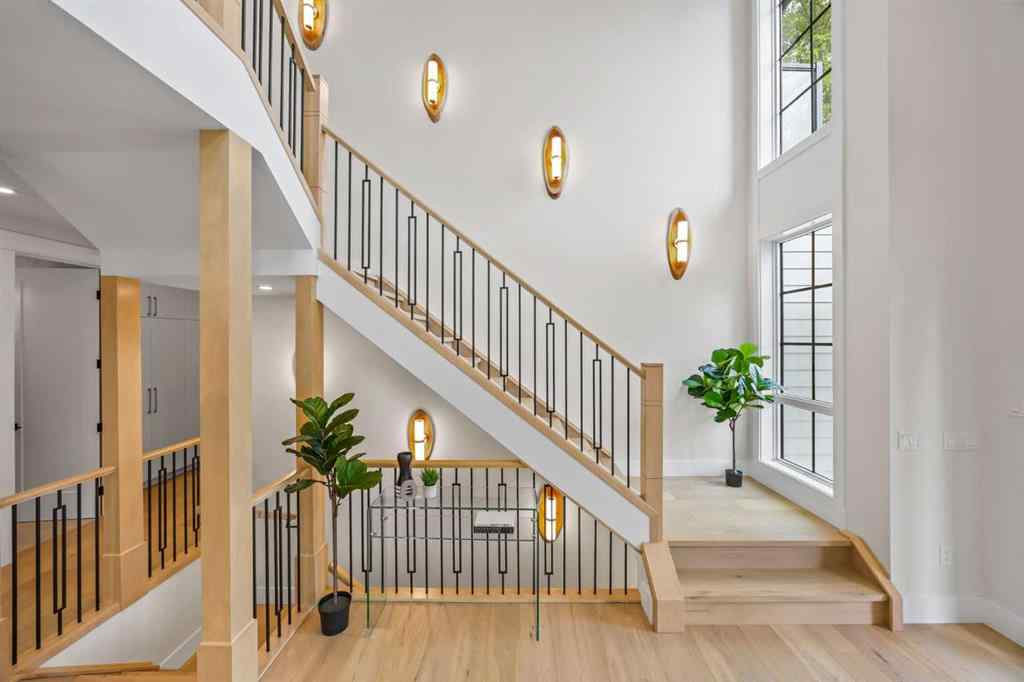 MLS® A2262185 - 12 Vardana Place NW in Varsity Calgary, Residential