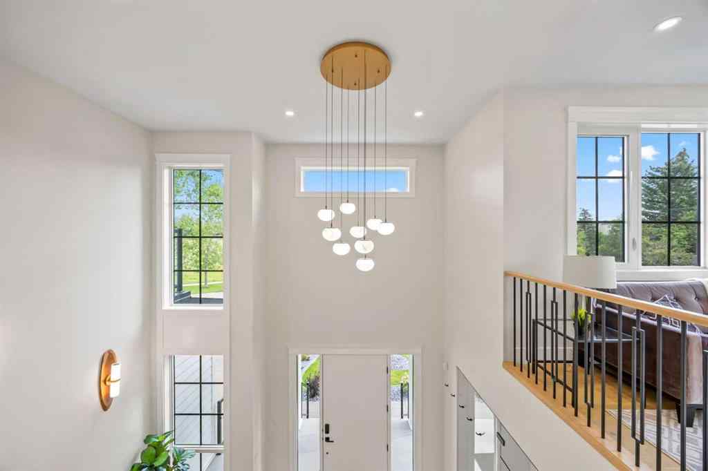 MLS® A2262185 - 12 Vardana Place NW in Varsity Calgary, Residential