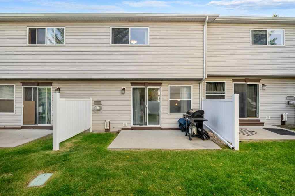 MLS® A2262192 - 147 Somervale Park SW in Somerset Calgary, Residential