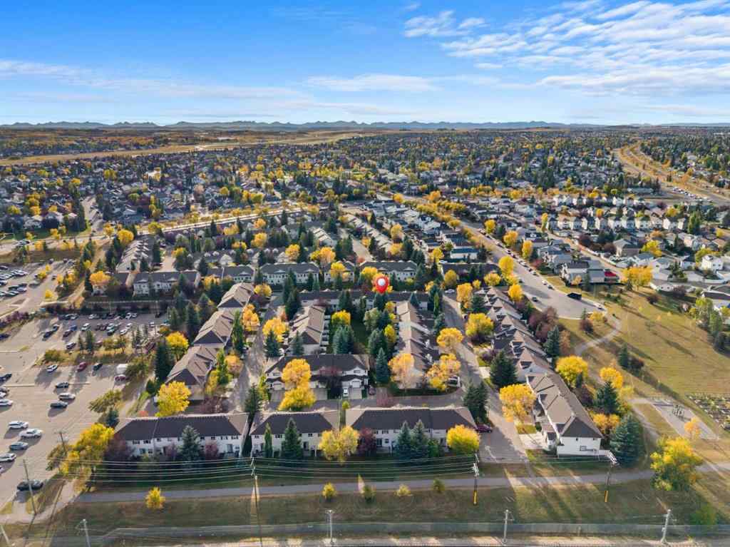 MLS® A2262192 - 147 Somervale Park SW in Somerset Calgary, Residential