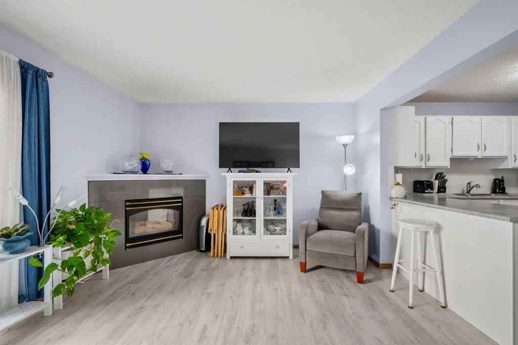 MLS® A2262192 - 147 Somervale Park SW in Somerset Calgary, Residential