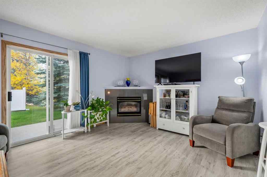 MLS® A2262192 - 147 Somervale Park SW in Somerset Calgary, Residential