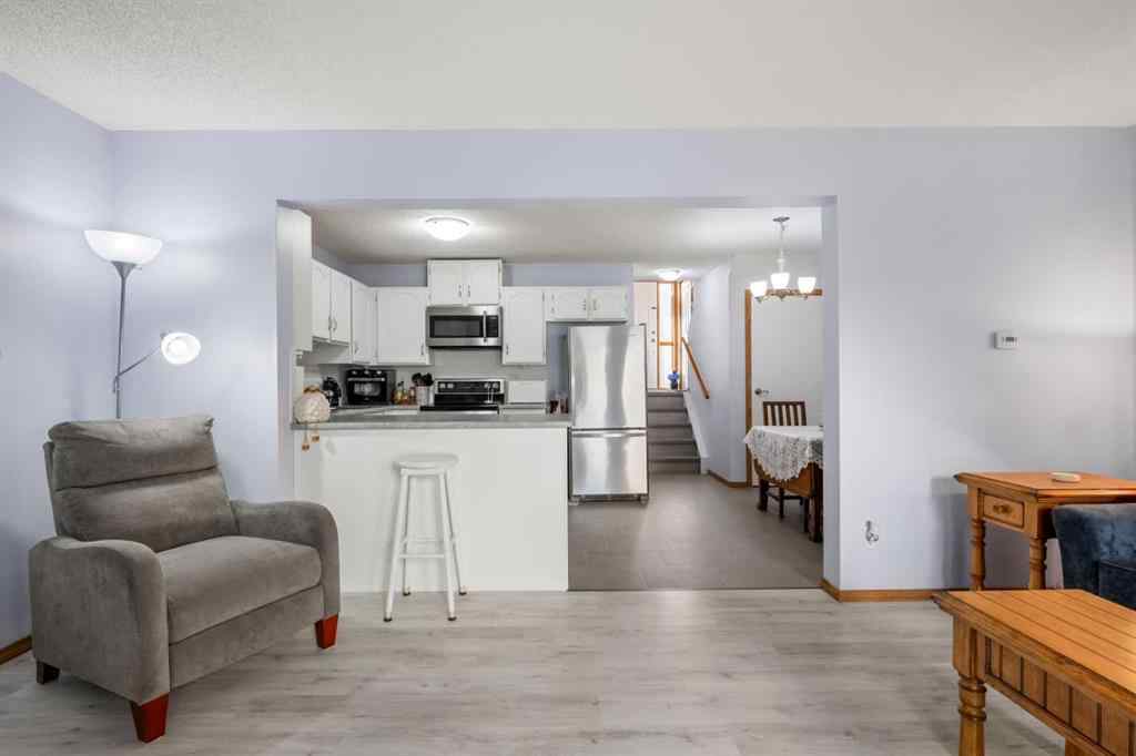 MLS® A2262192 - 147 Somervale Park SW in Somerset Calgary, Residential