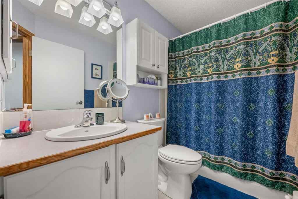 MLS® A2262192 - 147 Somervale Park SW in Somerset Calgary, Residential