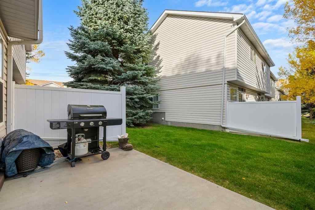 MLS® A2262192 - 147 Somervale Park SW in Somerset Calgary, Residential