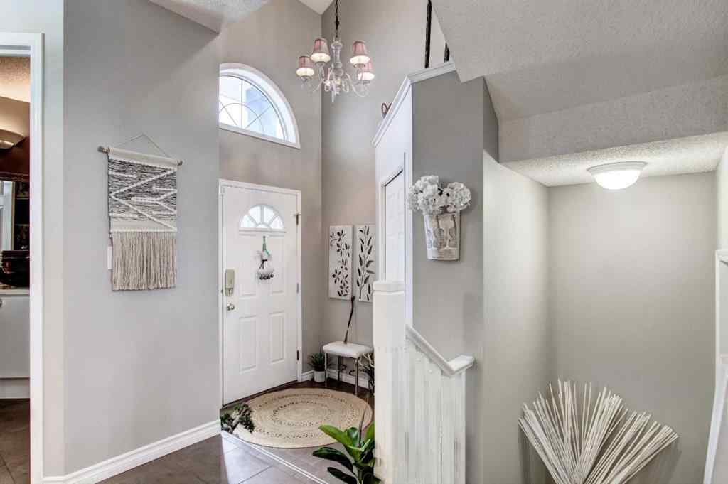 MLS® A2262194 - 1121 Sierra Morena Court SW in Signal Hill Calgary, Residential