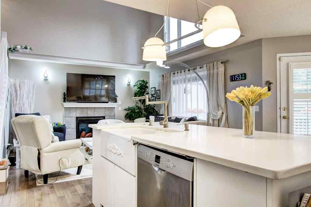 MLS® A2262194 - 1121 Sierra Morena Court SW in Signal Hill Calgary, Residential