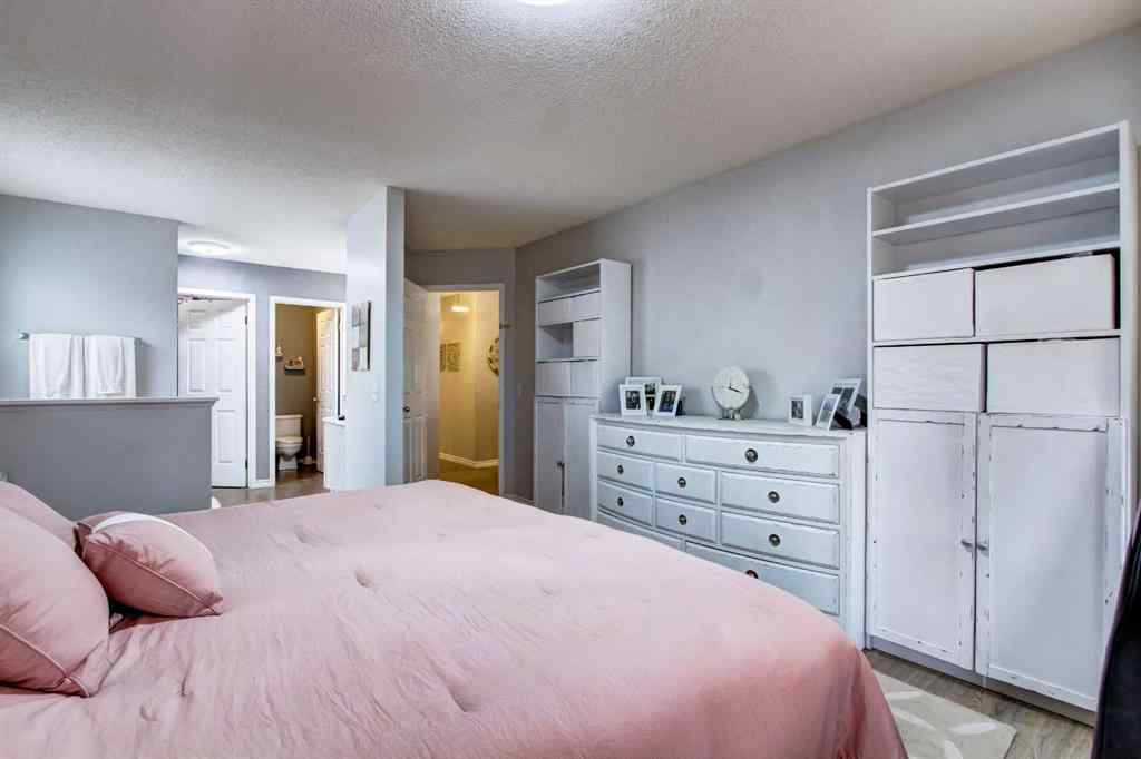 MLS® A2262194 - 1121 Sierra Morena Court SW in Signal Hill Calgary, Residential