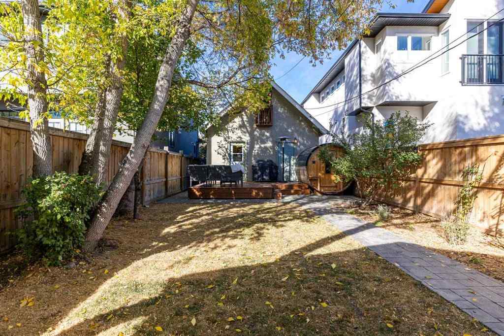 MLS® A2262205 - 2305 5 Avenue NW in West Hillhurst Calgary, Residential