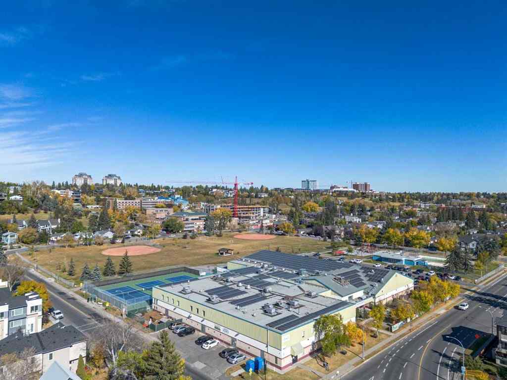 MLS® A2262205 - 2305 5 Avenue NW in West Hillhurst Calgary, Residential