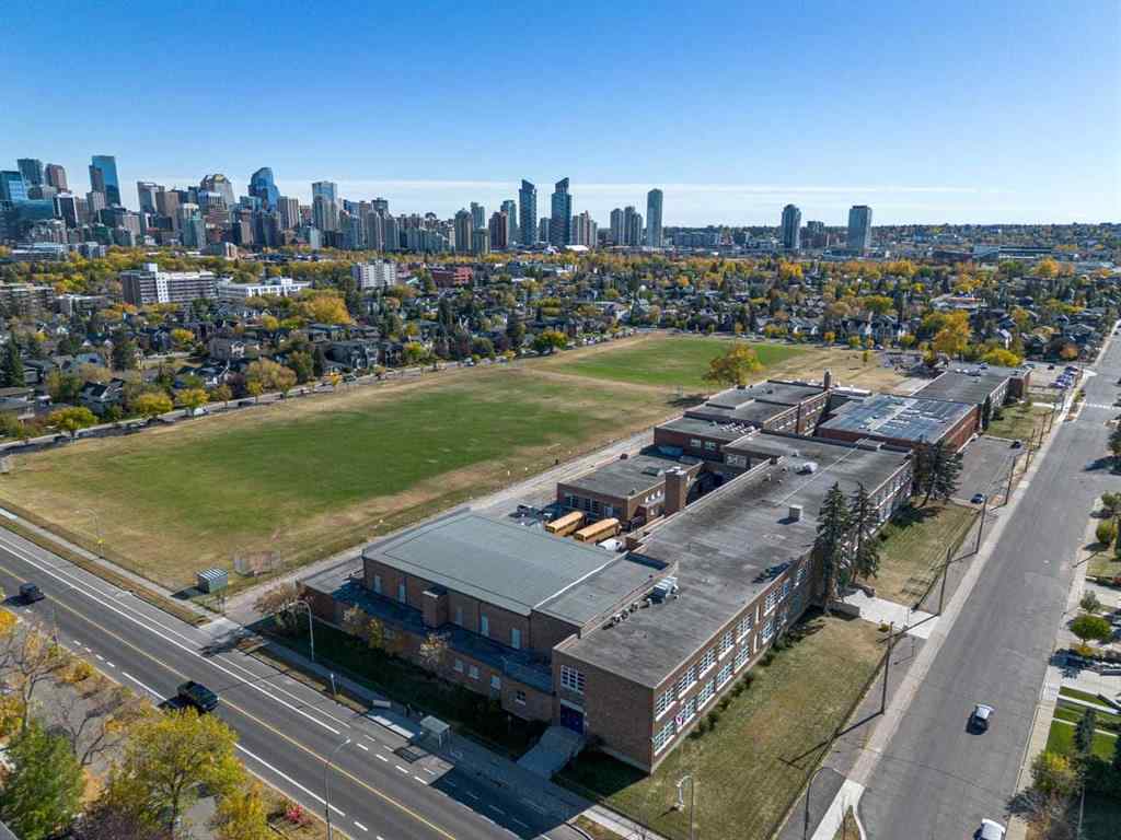 MLS® A2262205 - 2305 5 Avenue NW in West Hillhurst Calgary, Residential