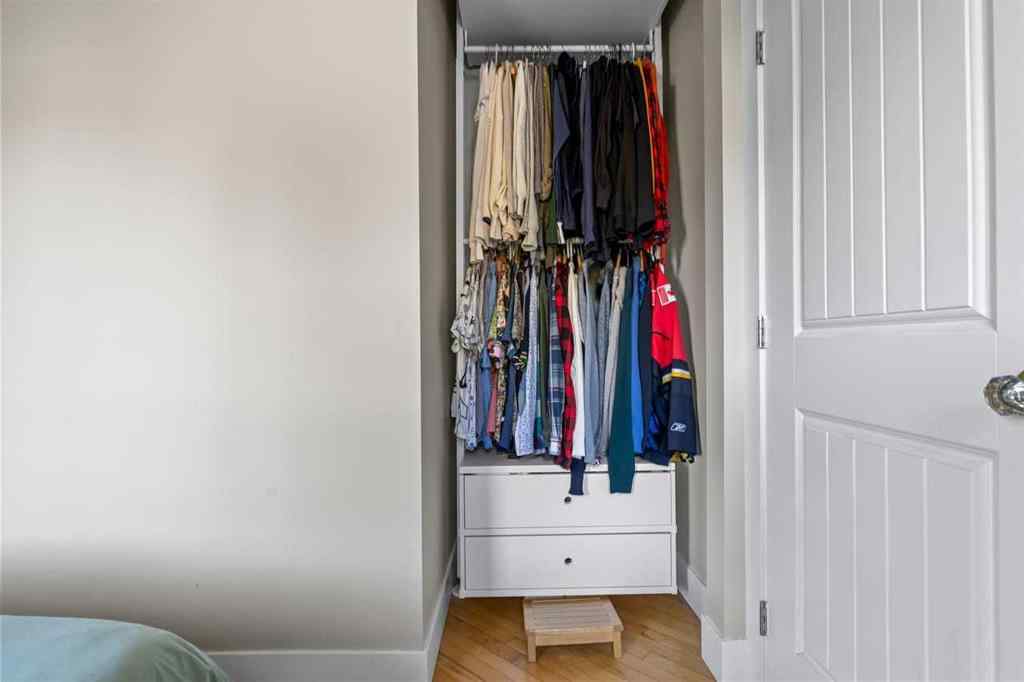 MLS® A2262205 - 2305 5 Avenue NW in West Hillhurst Calgary, Residential