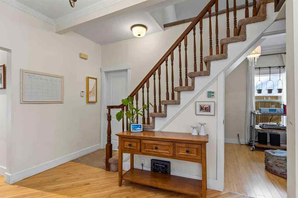 MLS® A2262205 - 2305 5 Avenue NW in West Hillhurst Calgary, Residential