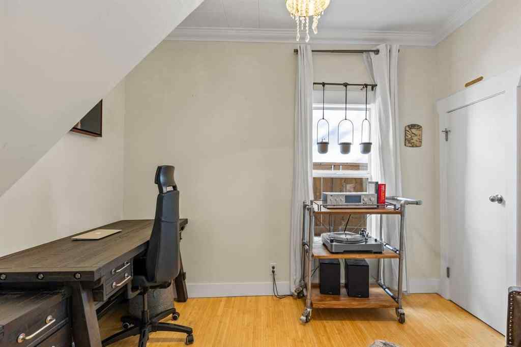 MLS® A2262205 - 2305 5 Avenue NW in West Hillhurst Calgary, Residential