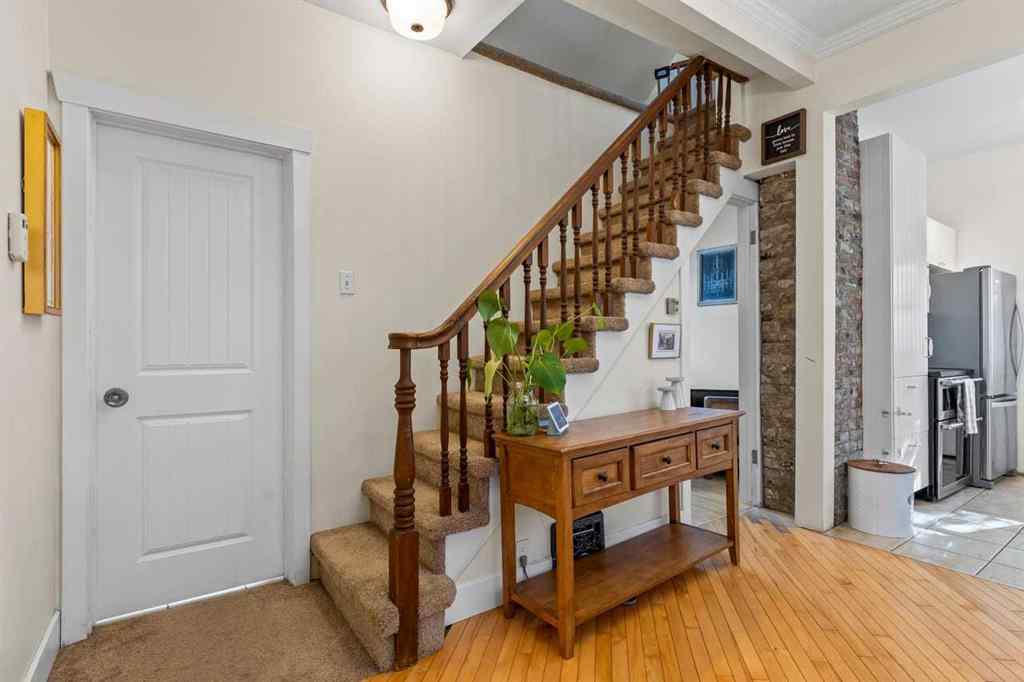 MLS® A2262205 - 2305 5 Avenue NW in West Hillhurst Calgary, Residential