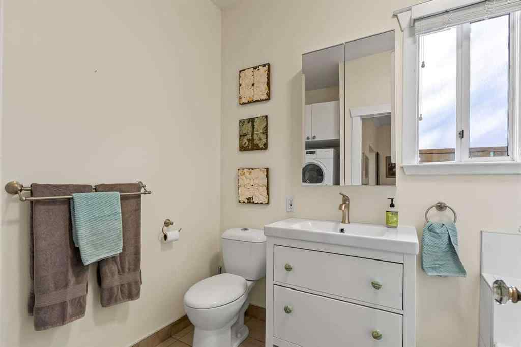 MLS® A2262205 - 2305 5 Avenue NW in West Hillhurst Calgary, Residential